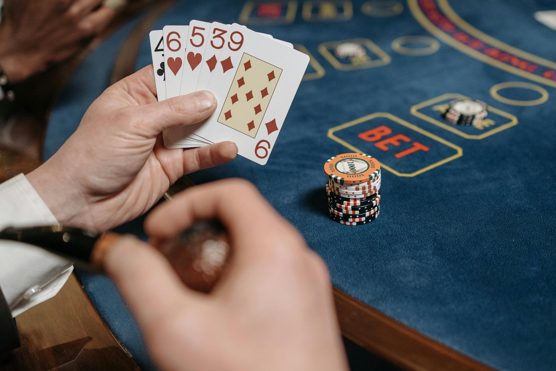 Poker vs Bridge: What Sized Marked Playing Card is Best for You?